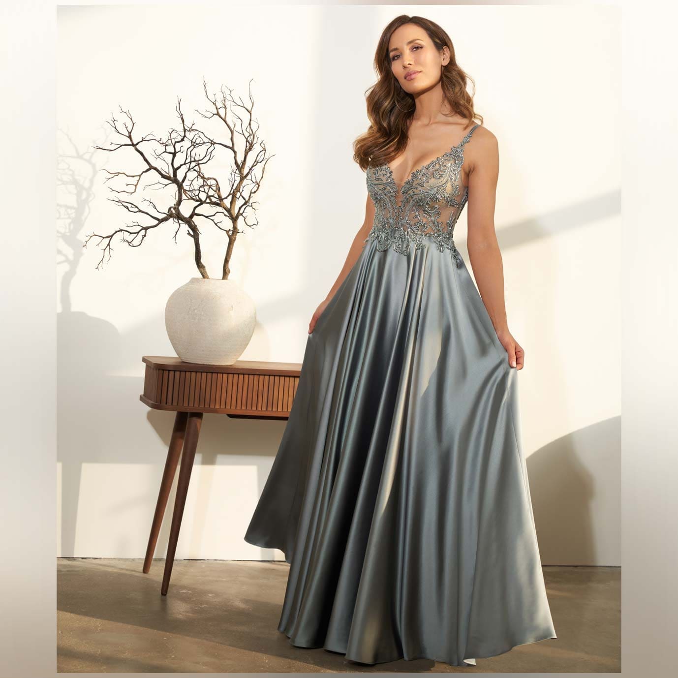 Satin Abiballkleid in edlen Farben